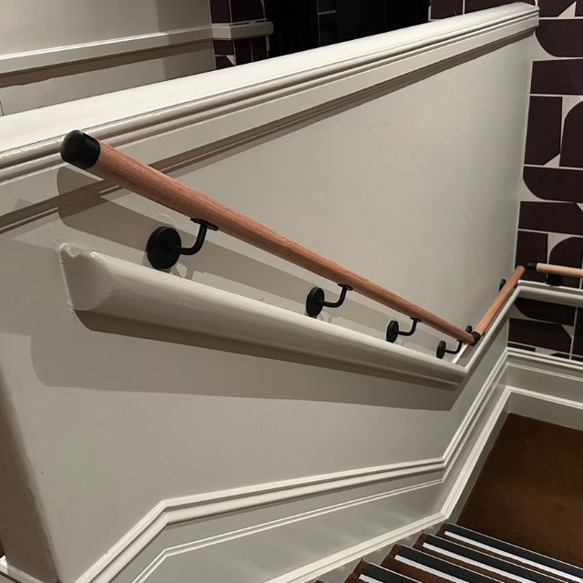 80mm Concealed Handrail Bracket - Curved Cradle (Black)
